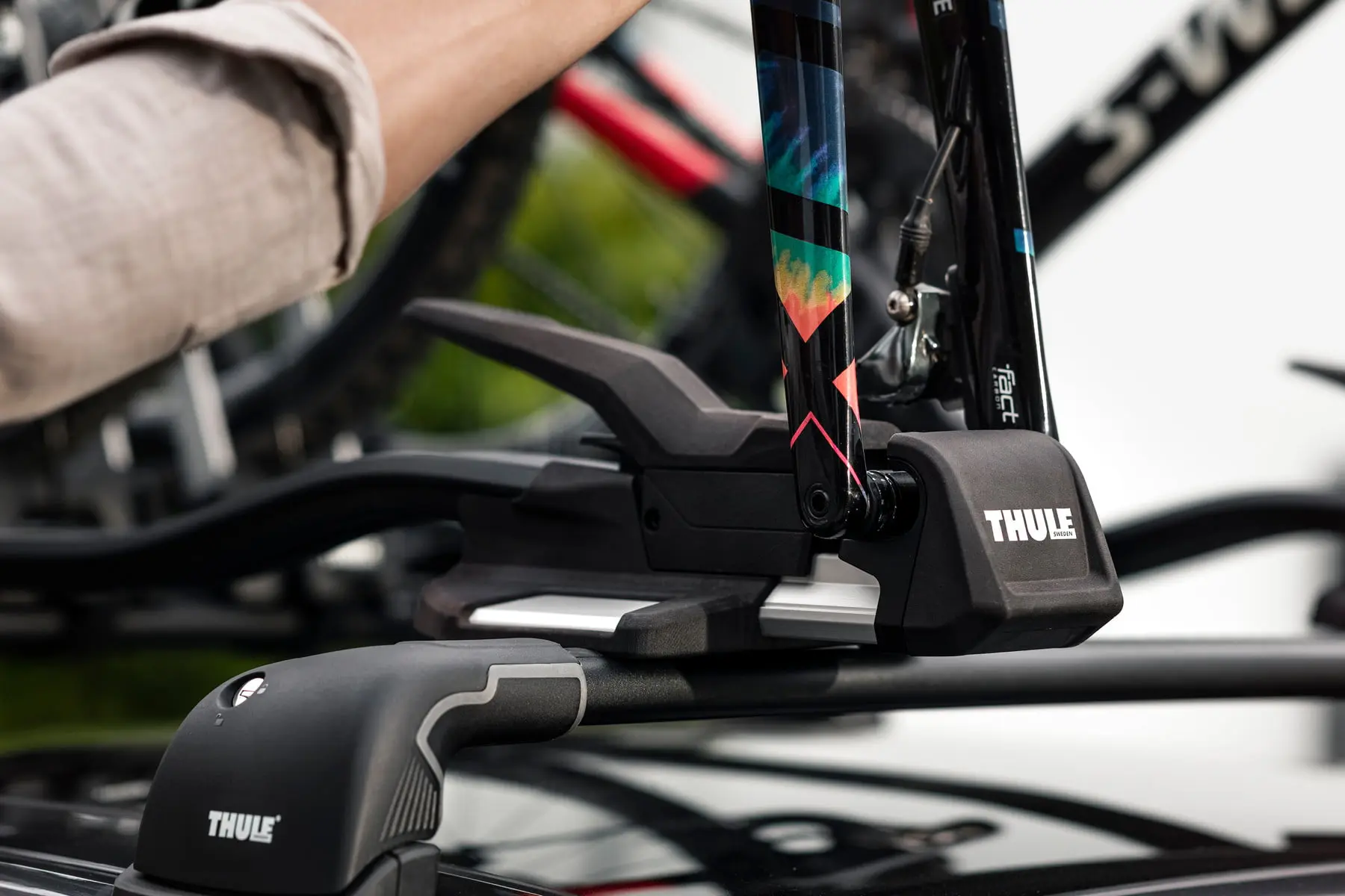 Suport biciclete Thule TopRide cu prindere pe bare transversale 4